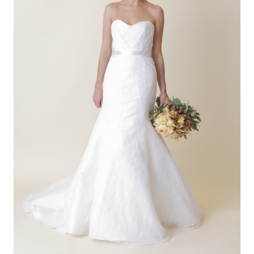 Junko Yoshioka Tulip Wedding Dress
